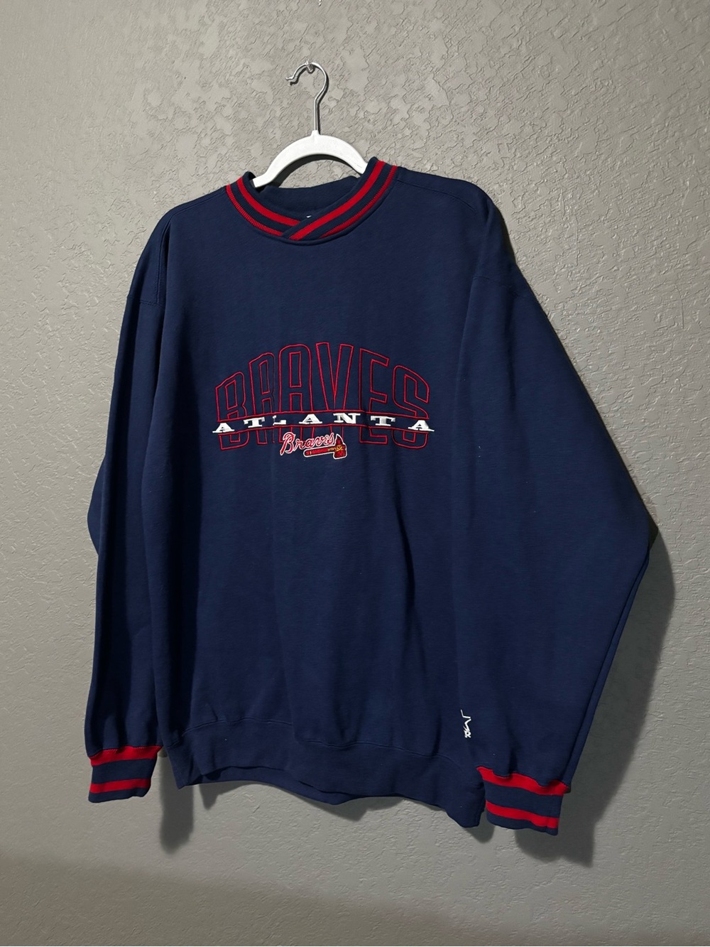 VINTAGE STARTER Atlanta Braves Navy Pullover Sweatshirt with Red Trim